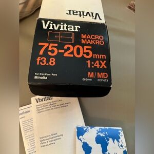 Vivitar Macro 75-205mm f3.8 1:4X zoom Lens, Leather case w/all instructions/docs